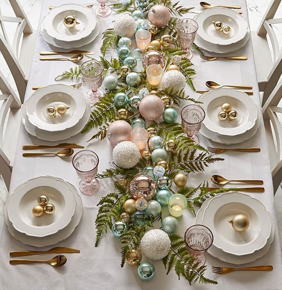 21 Ways to Use Christmas Ball for Your Home Decor