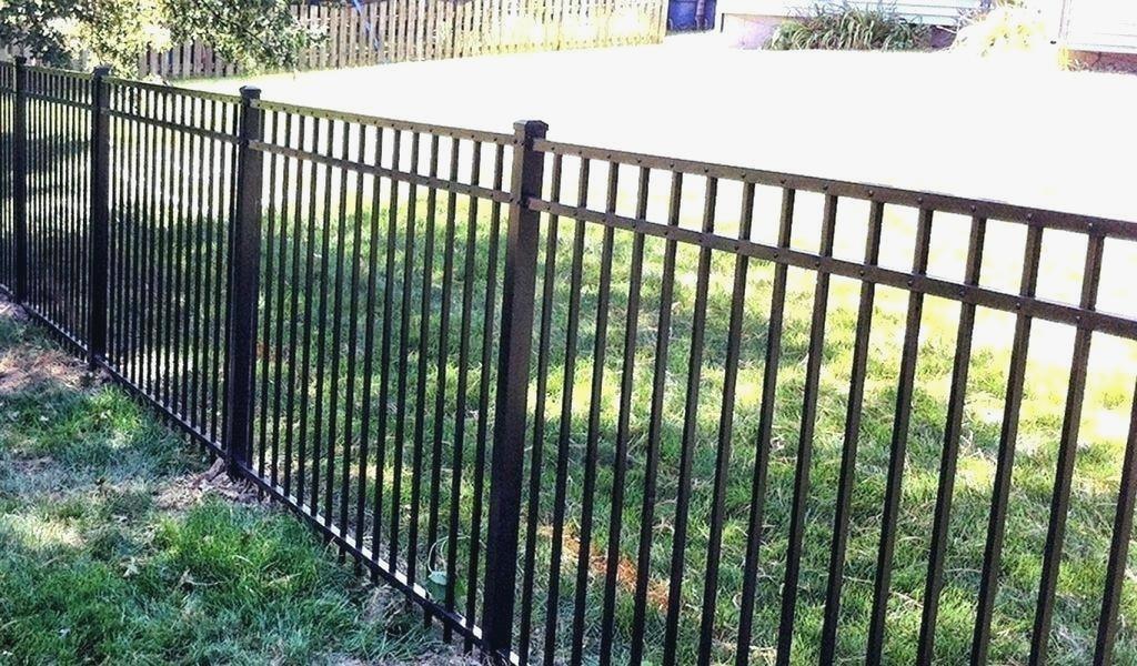 Good-Looking No Dig Fence Panels