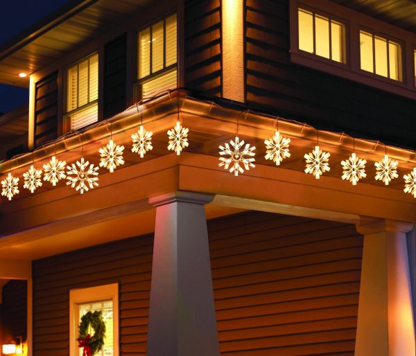 51 Outdoor Christmas Decorations to Help Spread Cheer In Your Neighborhood